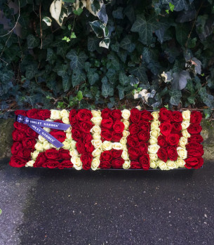 Kutuda İsim Yazılı Çiçek