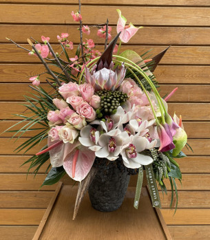 Pembe Çiçek Aranjmanı