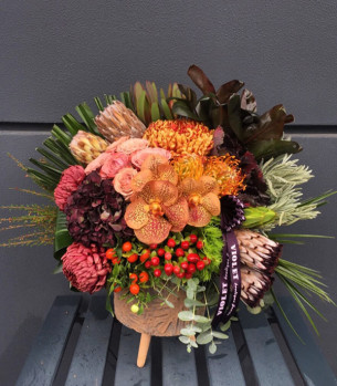 Vazoda Turuncu Çiçek Aranjmanı